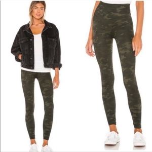 SPANX Look at Me Now Seamless Cropped Camo Leggings 2X